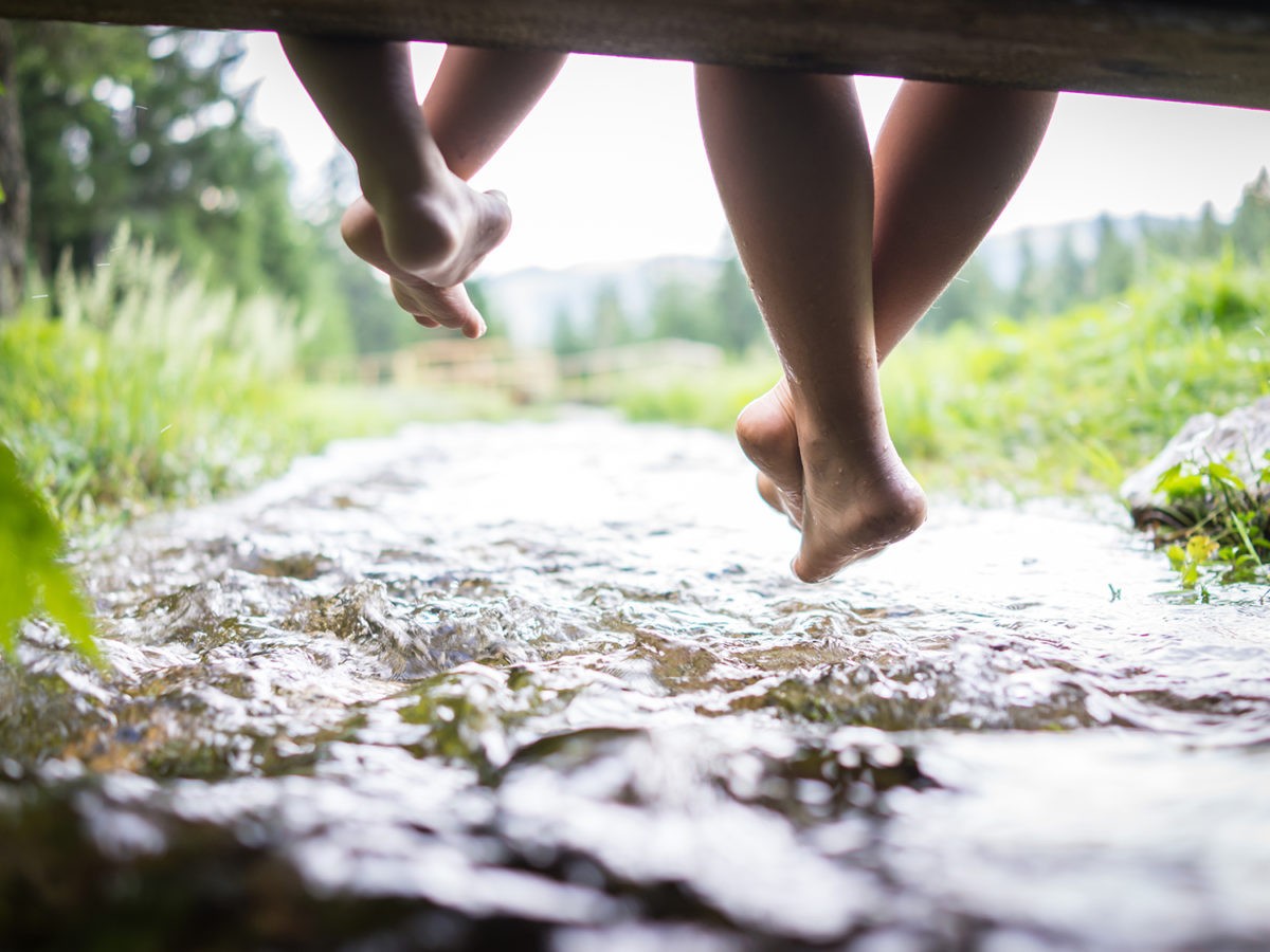 header, brook, feet